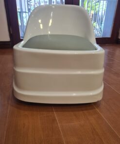 Alternative view of Pedi stool - DEMO (slight crack)